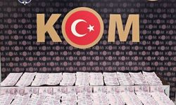 Antalya’da 273 bin TL’lik sahte parayı piyasaya sürmeye çalışan 5 kişi yakalandı