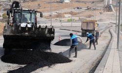 Battalgazi Belediyesi'nden asfalt yama çalışması