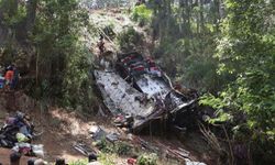 Ekvador'da otobüs şarampole yuvarlandı: 21 ölü, 40 yaralı