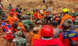 Endonezya'da heyelan: 6 ölü, 17 kayıp