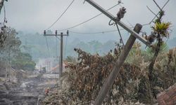 Endonezya'nın Semeru Dağı yine patladı