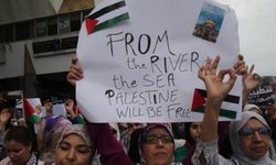 İşgalcilerin Gazze'de işlediği suçları kınamak için Rabat'ta gösteri düzenlendi