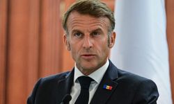 Macron: Cezayir'le diyalog için Tebbun ile görüşmeye hazırım