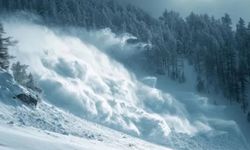 Nepal'de dağcıların üzerine çığ düştü: 7 ölü