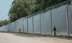 Polonya, Belarus sınırına yeni bariyer inşa etme kararı aldı