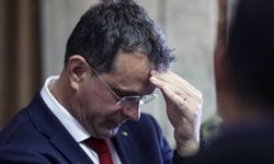 Romanya Savunma Bakanı istifa etti