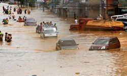 Tayland son 300 yılın yağış rekoru kırıldı