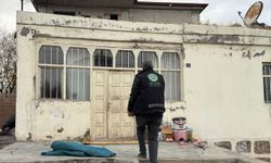 Umut Kervanı’ndan Doğubayazıt’taki ihtiyaç sahiplerine gıda yardımı