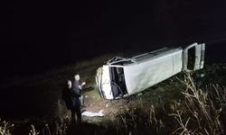 Yanan evi için aracıyla yola çıkan şahıs kaza yaptı: 2 yaralı