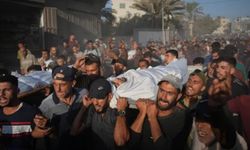 Ateşkesi ihlal eden işgal ordusu sarı hattı geçtiği gerekçesiyle 2 Filistinliyi şehit etti