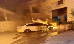 Batı Şeria'da Yahudi terörü: Filistinlilerin araçları ateşe verildi