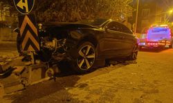 Batman’da otomobil refüje çarptı: 1 Yaralı