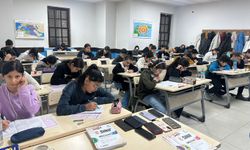 Büyükşehir eğitim merkezlerinde yapılan deneme sınavına bin 350 öğrenci katıldı