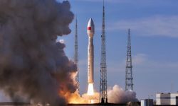 Çin, Arab Satellite 813 uydusunu uzaya gönderdi