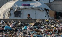 Gazze’de çöp yığınların arasında yaşam mücadelesi