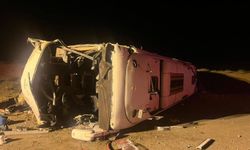 İran'da otobüs devrildi: 13 ölü 13 yaralı