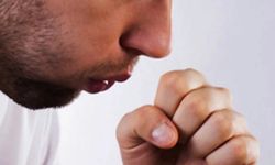 Kış aylarında artan inatçı öksürük basit bir üşütme olmayabilir