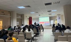Kız öğrencilere "madde bağımlılığı" semineri