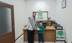 Küçük Muhammed kumbarasındaki parayı Gazze'ye bağışladı