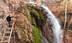 Mardin’in saklı cenneti Yardere Şelalesi’nden sonbaharda kartpostallık görüntüler 