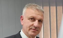 Saral'dan Sabancı Üniversitesi’ne "cuma namazı" tepkisi