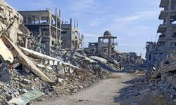 Siyonist işgalciler Gazze'nin doğu bölgelerini yoğun şekilde hedef aldı