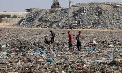 Siyonist rejimin Gazze'ye saldırıları nedeniyle 60 milyon ton enkaz ve 4 milyon ton tehlikeli atık oluştu