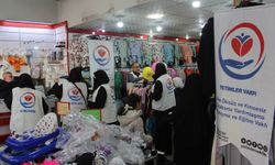 Yetimler Vakfı'ndan Cizre'de onlarca yetime bot ve mont desteği