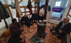 HÜDA PAR'dan Bingöl'de zor zamanlar yaşayan hayvan sahiplerine ziyaret