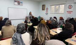 Kadınlara serviks kanseri taraması