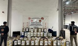 Sınır kapıları ve havalimanlarında yüklü miktarda uyuşturucu ele geçirildi