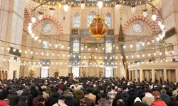 Depremde vefat edenler için Süleymaniye Camii’nde mevlid okutuldu