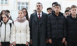 Depremde vefat edenler tüm okullarda anılacak
