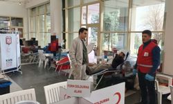 Siverek Devlet Hastanesi’nde Kızılay’dan kan bağışı standı	