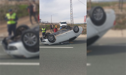 Bariyerlere çarpan otomobil takla attı: 2 yaralı