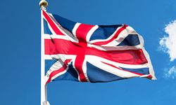 İngiltere, ABD'nin Hürmüzle ilgili saldırılar için üslerini kullanmasına izin verdi
