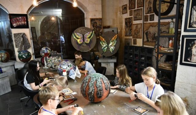 Avrupalı öğrenciler Gaziantep'te mozaik sanatıyla tanıştı