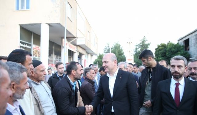 İçişleri Bakanı Soylu, Diyarbakır'da vatandaşlarla bir araya geldi: