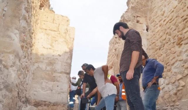 MAÜ Rektörü Özcoşar Hasankeyf'te kazı çalışmalarını inceledi