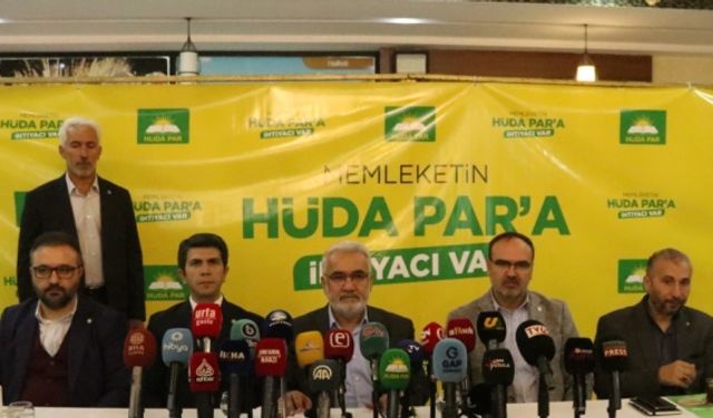 HÜDA PAR Genel Başkanı Yapıcıoğlu, Şanlıurfa'da basın mensuplarıyla bir araya geldi
