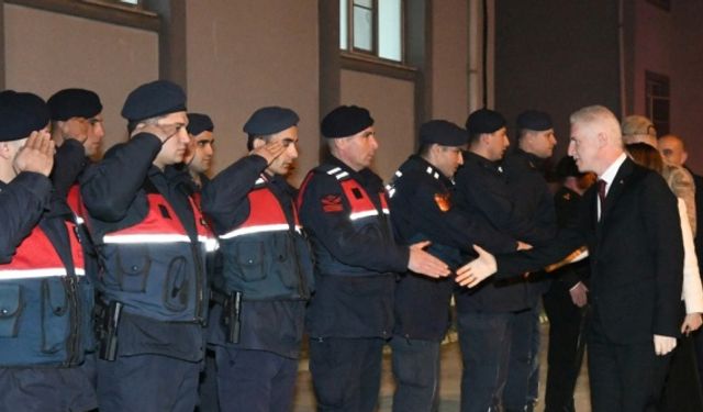 Gaziantep Valisi Gül, yeni yılı görev başında karşılayan personeli ziyaret etti