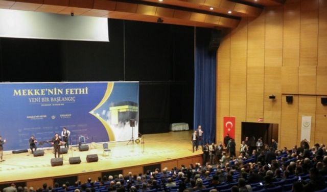Yeniden Refah Partisi Genel Başkanı Erbakan, Mekke'nin Fethi programına katıldı