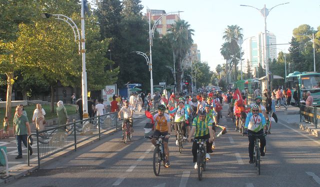Şanlıurfa'da Gazze'ye destek için bisiklet turu düzenlendi