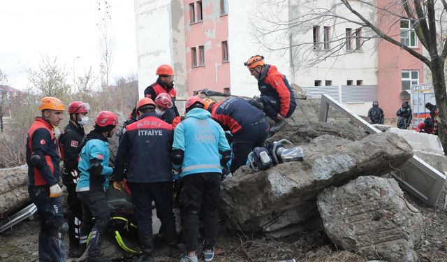 Ağrı'da deprem tatbikatı gerçekleştirildi