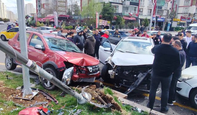 Diyarbakır'da trafik kazası: Bir hafif yaralı