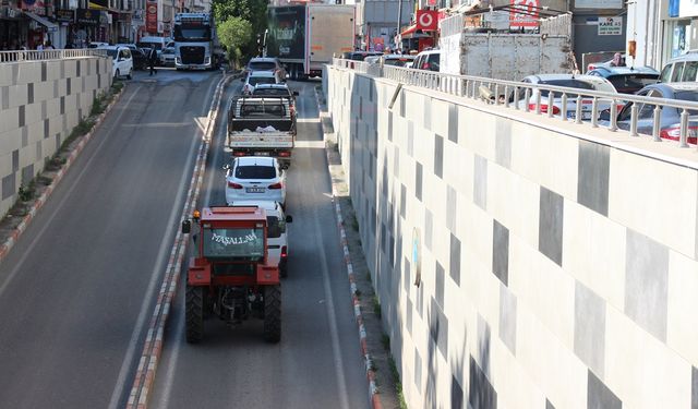 Ağrı'da trafik sorunları büyüyor! Yanlış parklar ve plansızlık, vatandaşı zorluyor