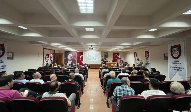 Bursa'da ticari araç sürücülerine ambulanslara yol verme eğitimi