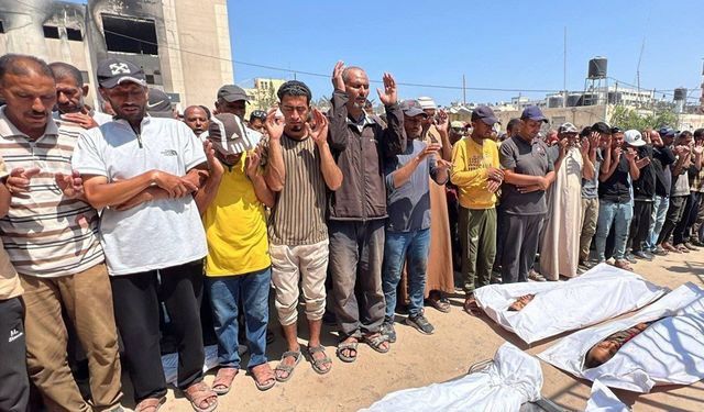 Gazze Şeridi'nde şehit sayısı 55 bin 493'e ulaştı
