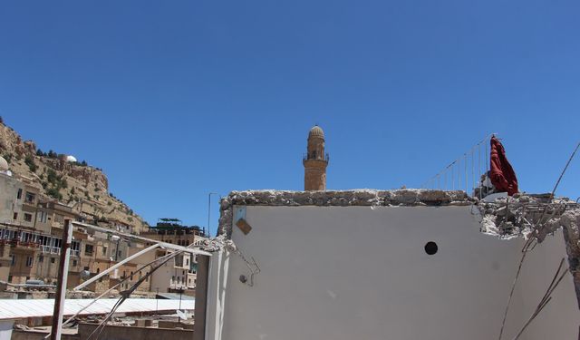 Mardin’de tarihi silueti bozan yapıların yıkımı devam ediyor