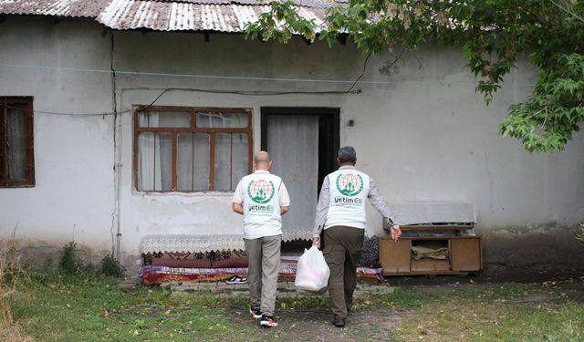 Avrupa Yetim Eli Derneği Ağrı'da gıda yardımı gerçekleştirdi